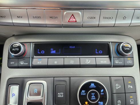 Used 2022 Hyundai Palisade Calligraphy image 19