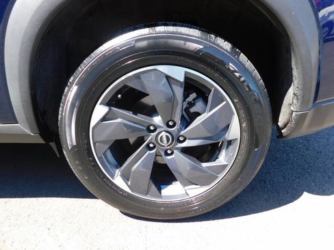 Used 2025 Nissan Rogue SV FWD image 25