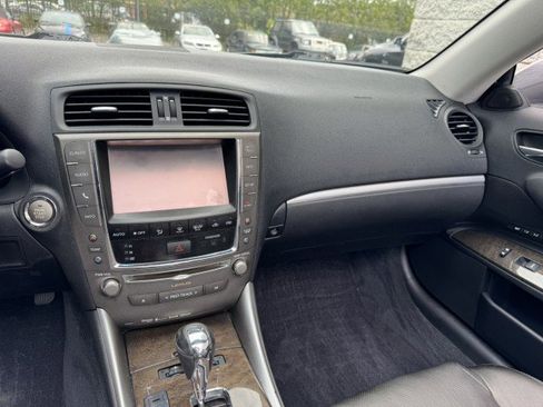Used 2013 Lexus IS 250C w/ Luxury Pkg RWD image 24