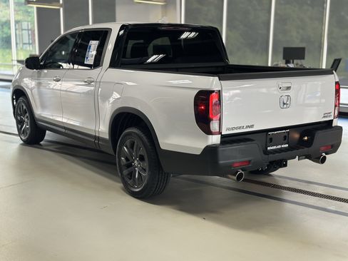 Used 2023 Honda Ridgeline Sport image 9