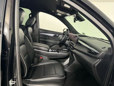 Used 2025 Buick Enclave Sport Touring image 30