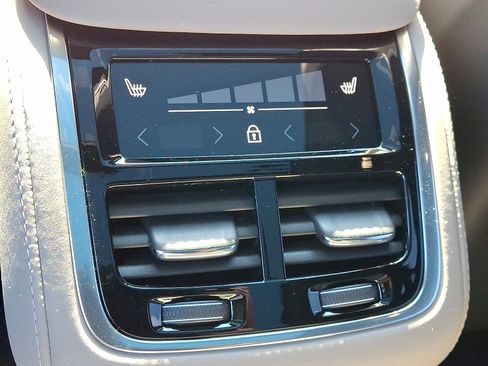 New 2026 Volvo XC90 B6 Plus w/ Protection Package Premier image 7