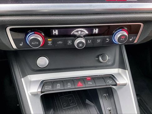 Used 2020 Audi Q3 2.0T Premium Plus w/ Premium Plus Package image 18