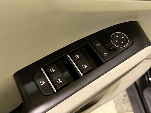 Used 2022 Kia Soul LX image 25