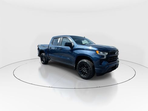 Used 2023 Chevrolet Silverado 1500 RST image 2
