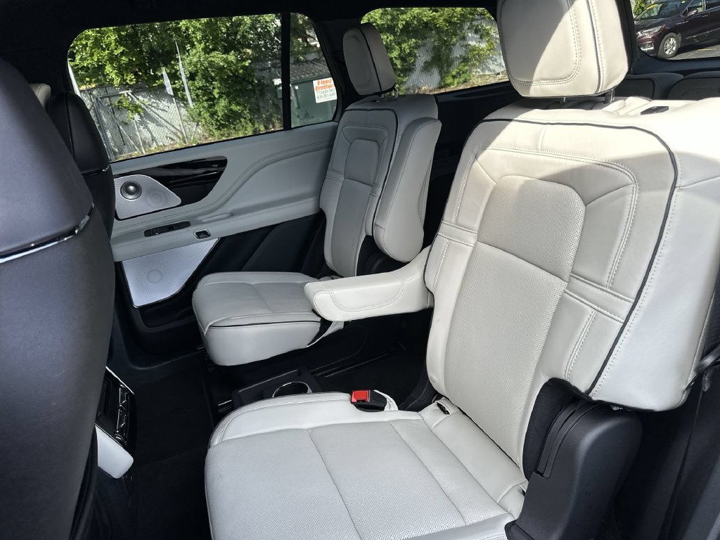 Used 2026 Lincoln Aviator Black Label AWD/4WD image 26