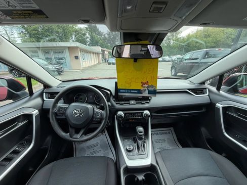 Used 2020 Toyota RAV4 LE w/ All Weather Liner Package AWD/4WD image 21