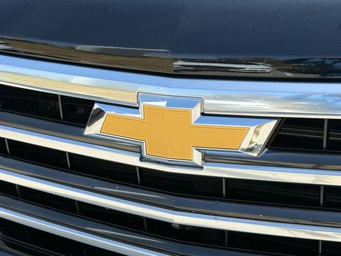 Used 2023 Chevrolet Silverado 1500 High Country w/ Z71 Off-Road Package image 7