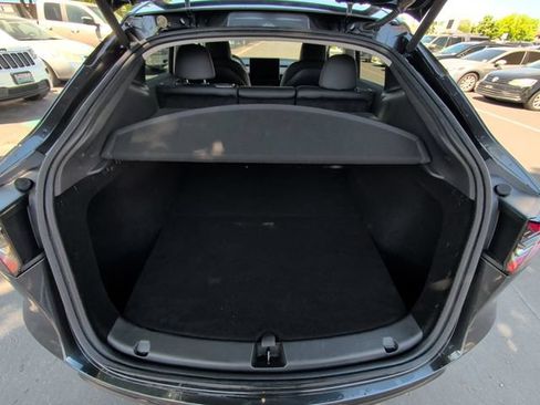 Used 2024 Tesla Model Y Long Range AWD/4WD image 16