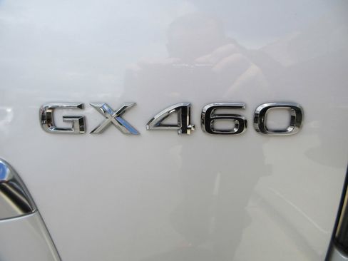 Used 2023 Lexus GX 460 Luxury w/ Sport Design Package AWD/4WD image 8