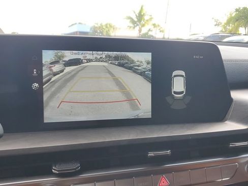 Certified 2025 Kia Telluride AWD image 24