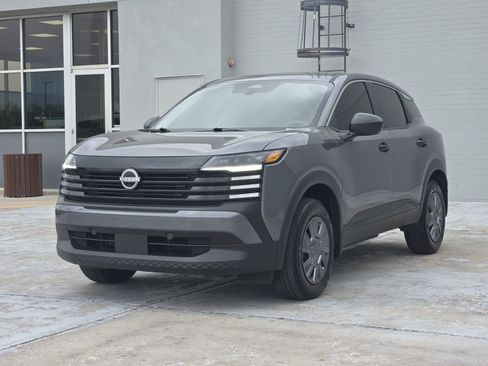 Used 2025 Nissan Kicks S FWD image 4