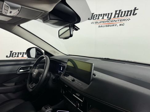 Used 2025 Nissan Rogue Platinum AWD/4WD image 36