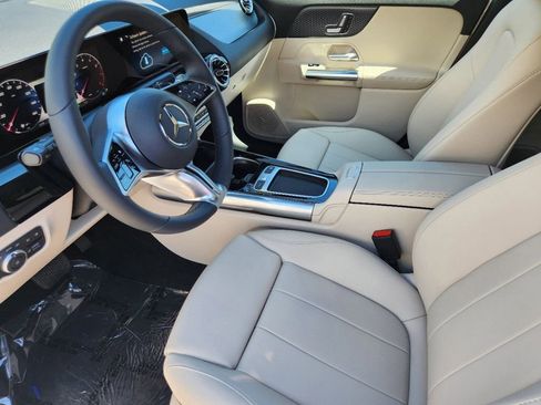 New 2025 Mercedes-Benz GLA 250 4MATIC image 11