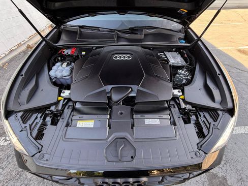 Used 2023 Audi Q8 Premium Plus w/ Premium Plus Package AWD/4WD image 6