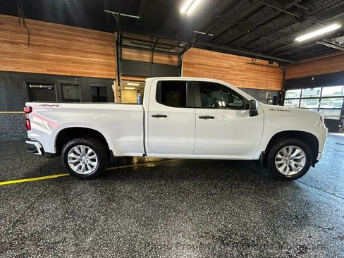 Used 2021 Chevrolet Silverado 1500 Custom AWD/4WD image 2
