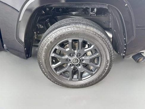 Used 2024 Toyota Tundra Platinum AWD/4WD image 20