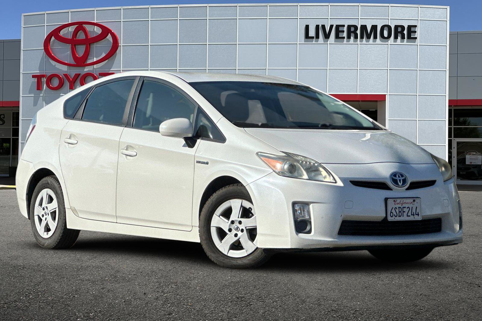 Used 2011 Toyota Prius Three w/ Navigation Pkg FWD image 2