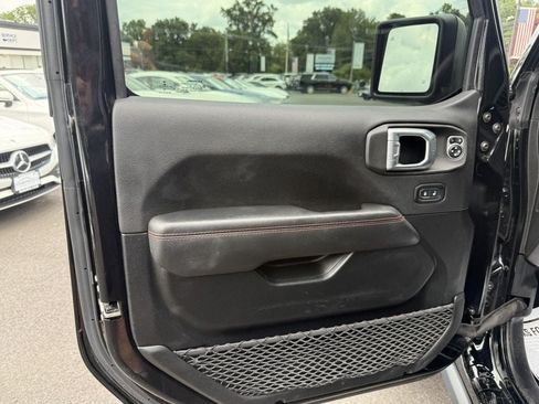 Used 2021 Jeep Wrangler Unlimited Rubicon w/ Dual Top Group AWD/4WD image 9