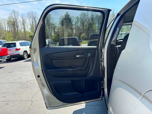 Used 2014 GMC Acadia SLE image 11