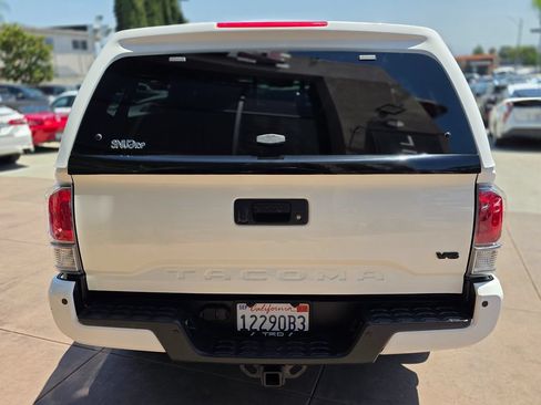 Used 2020 Toyota Tacoma TRD Off-Road w/ Technology Package RWD image 11