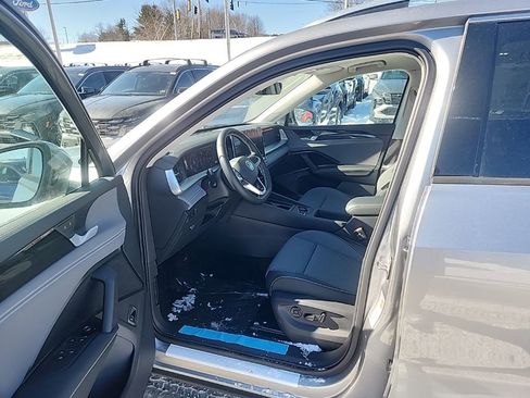 New 2026 Volkswagen Tiguan SE AWD/4WD image 9