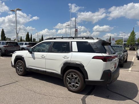 Used 2026 Subaru Outback Premium image 6