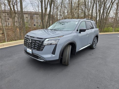 New 2026 Nissan Pathfinder Platinum AWD/4WD image 4