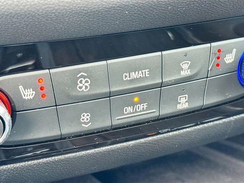 Used 2024 Buick Enclave Essence w/ Experience Buick Package image 21