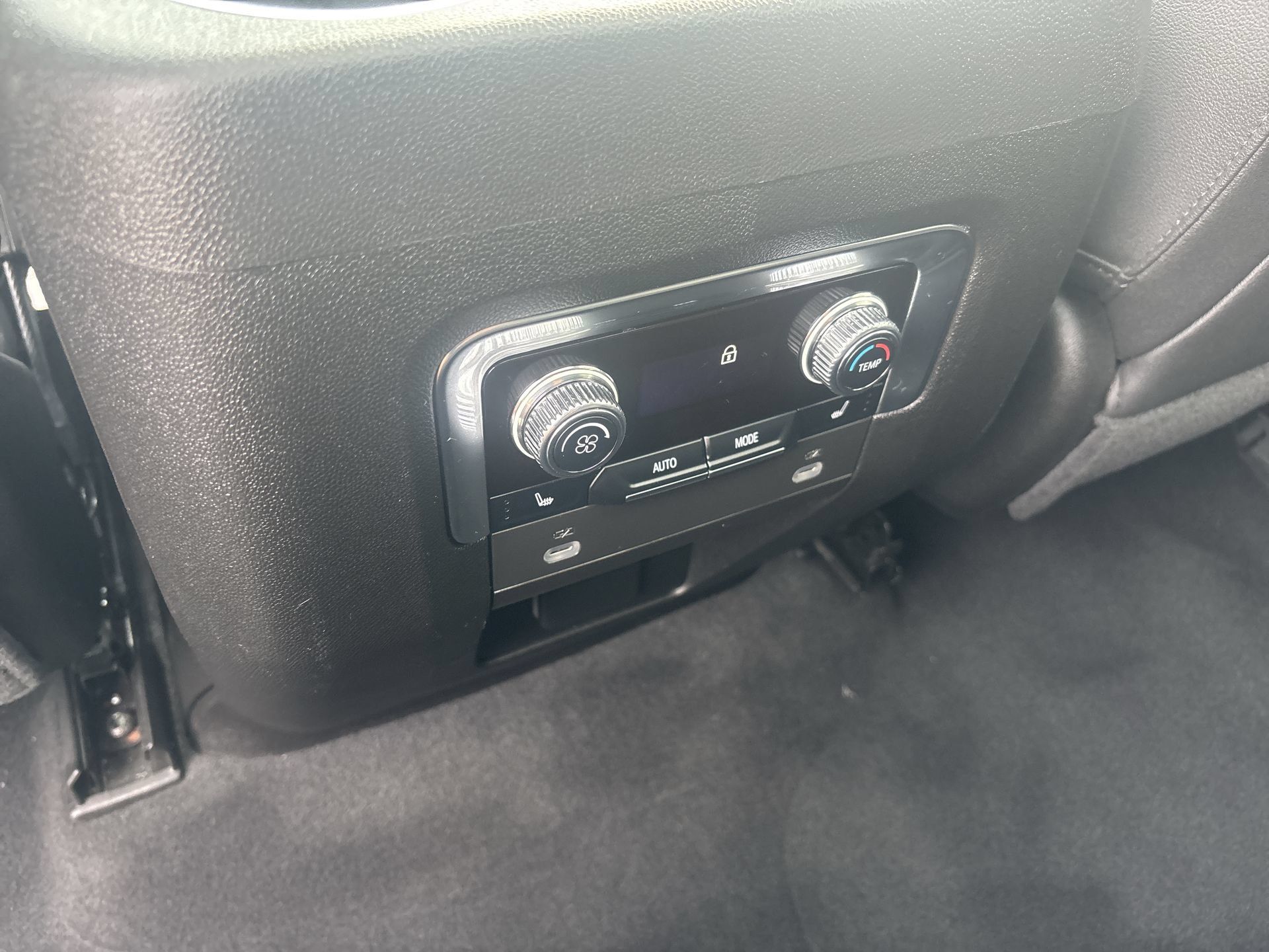 Used 2023 GMC Yukon AT4 AWD/4WD image 22