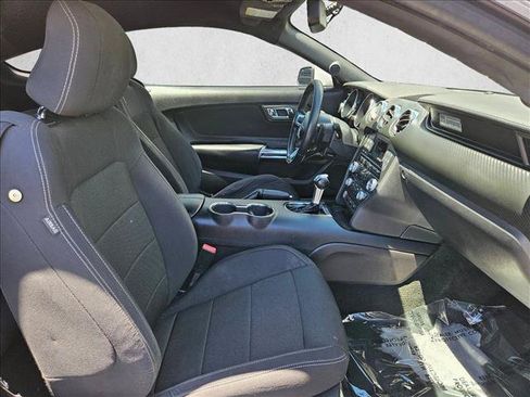 Used 2016 Ford Mustang Coupe RWD image 25