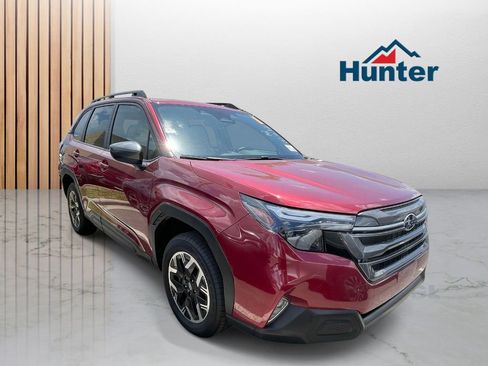 Certified 2025 Subaru Forester Premium AWD/4WD image 1