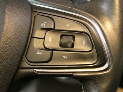 Used 2022 Buick Envision Avenir w/ Technology Package II FWD image 25