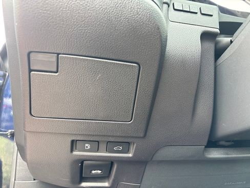 Used 2020 Lexus ES 300h w/ Premium Package FWD image 13
