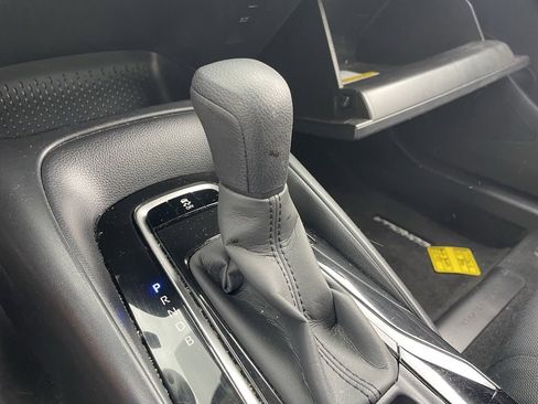 Used 2022 Toyota Corolla LE image 6