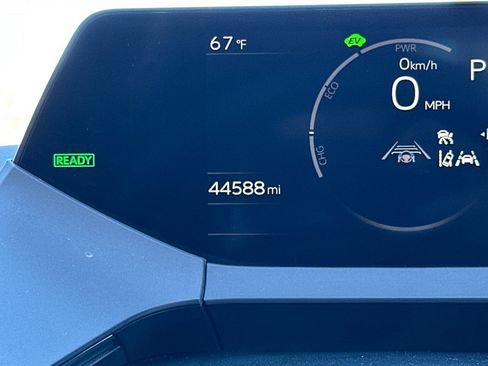 Used 2024 Toyota Prius LE FWD image 30