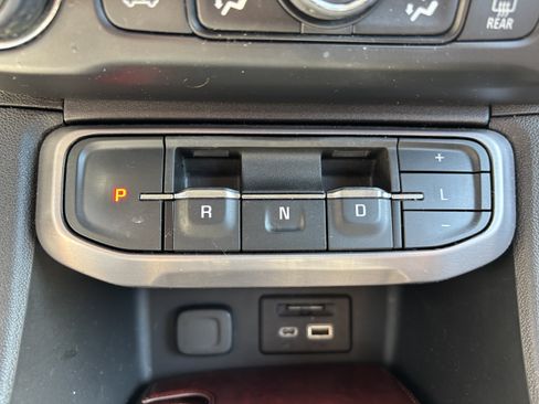 Used 2021 GMC Acadia AT4 w/ Trailering Package AWD/4WD image 25