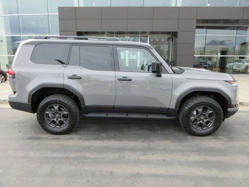 Used 2026 Lexus GX 550 image 11