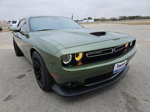 Certified 2022 Dodge Challenger R/T image 10