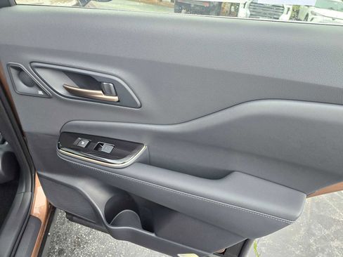 New 2025 Toyota Crown Signia image 13