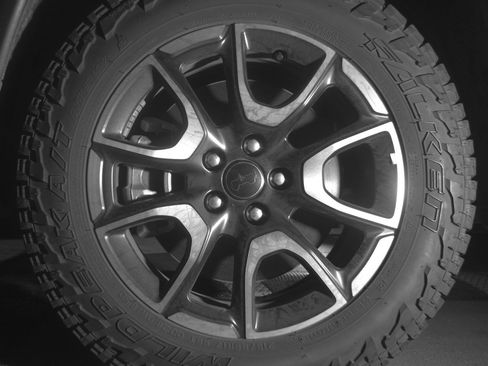 Used 2025 Jeep Compass Trailhawk image 12