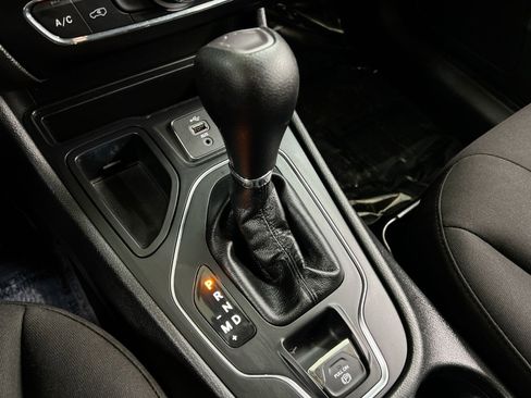 Used 2019 Jeep Cherokee Latitude w/ Popular Appearance Group image 26