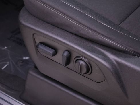 Used 2022 Chevrolet Silverado 2500 LT w/ Convenience Package image 15