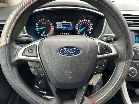 Used 2014 Ford Fusion SE image 20