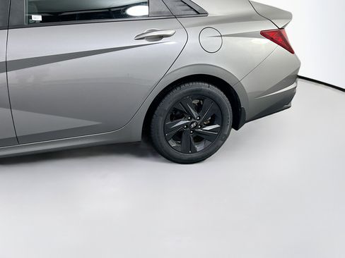 Used 2023 Hyundai Elantra SEL FWD image 28