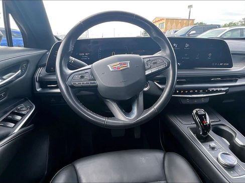 Certified 2024 Cadillac XT4 Premium Luxury AWD/4WD image 4