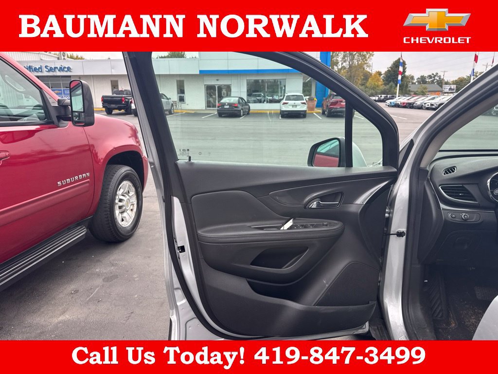 Used 2022 Buick Encore Preferred AWD/4WD image 10