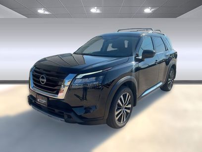 New 2025 Nissan Pathfinder Platinum
