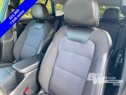 Used 2025 Chevrolet Trax LT FWD image 12