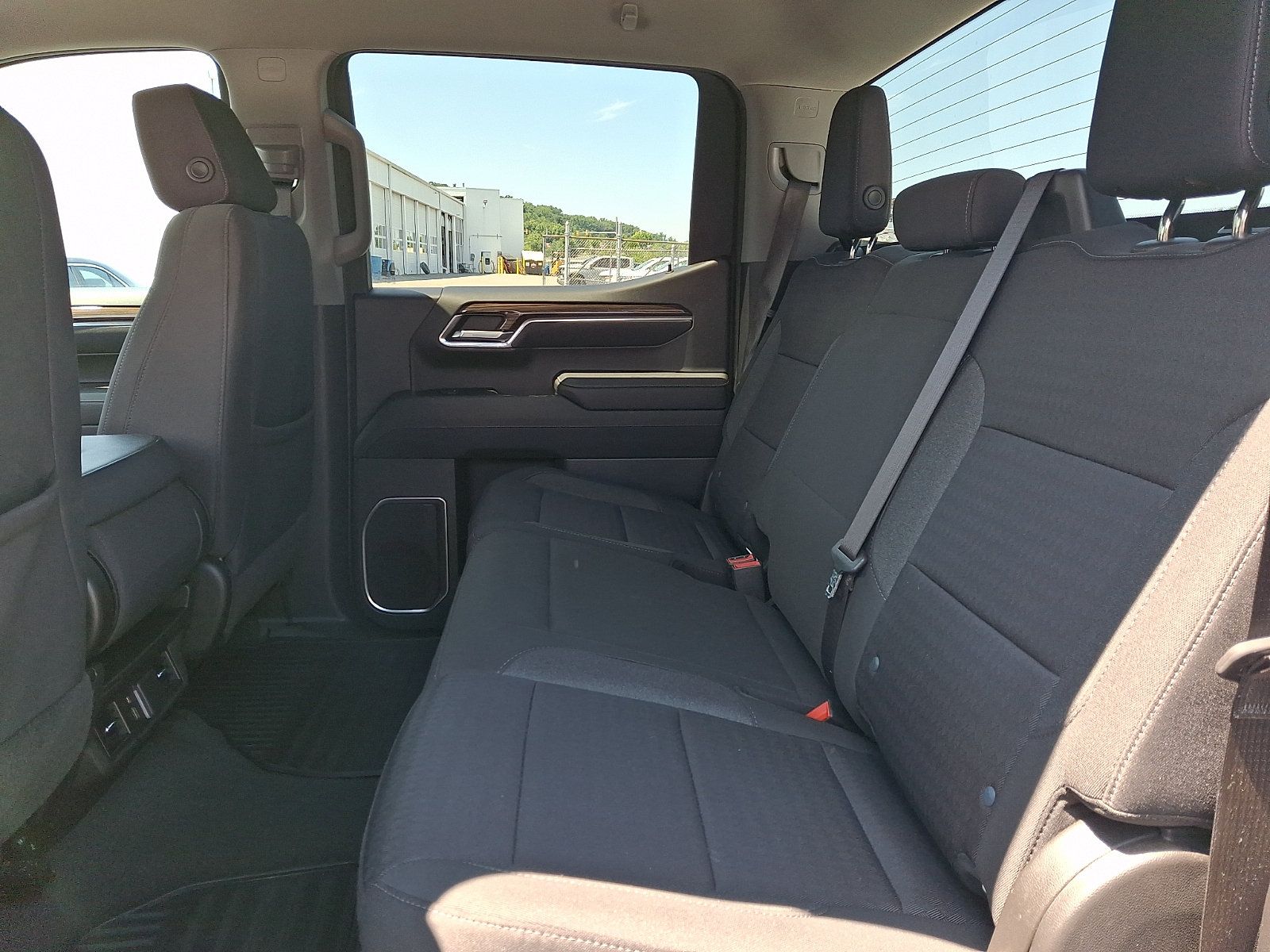 Certified 2023 Chevrolet Silverado 1500 LT AWD/4WD image 10
